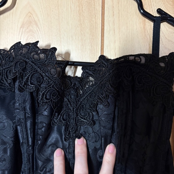 Fredrick’s of Hollywood: Black, lace trimmed corset - Picture 4 of 5